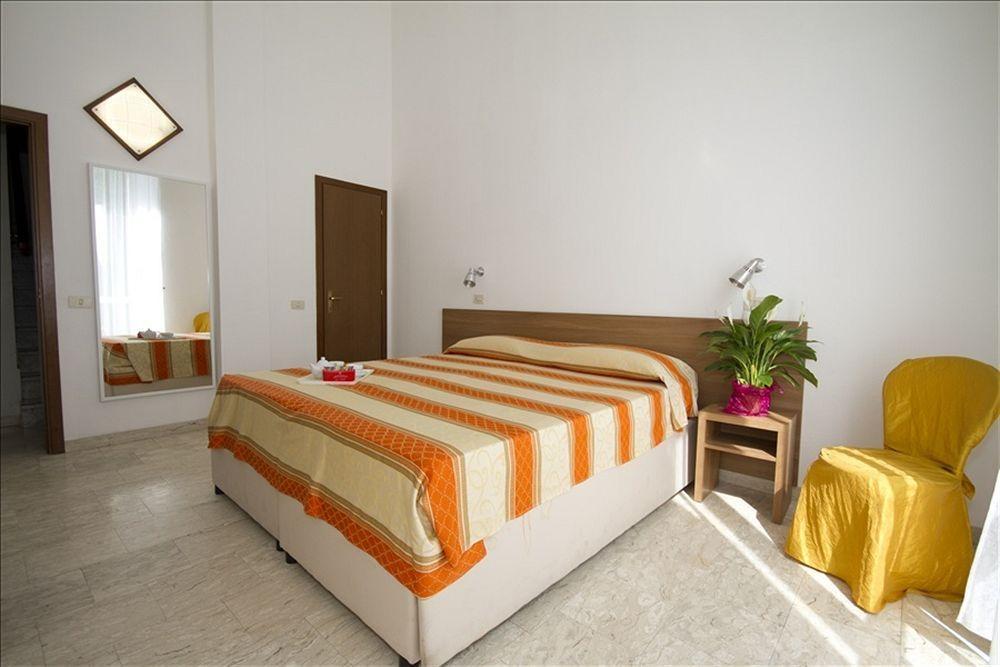 Hotel Derna В'яреджо Екстер'єр фото