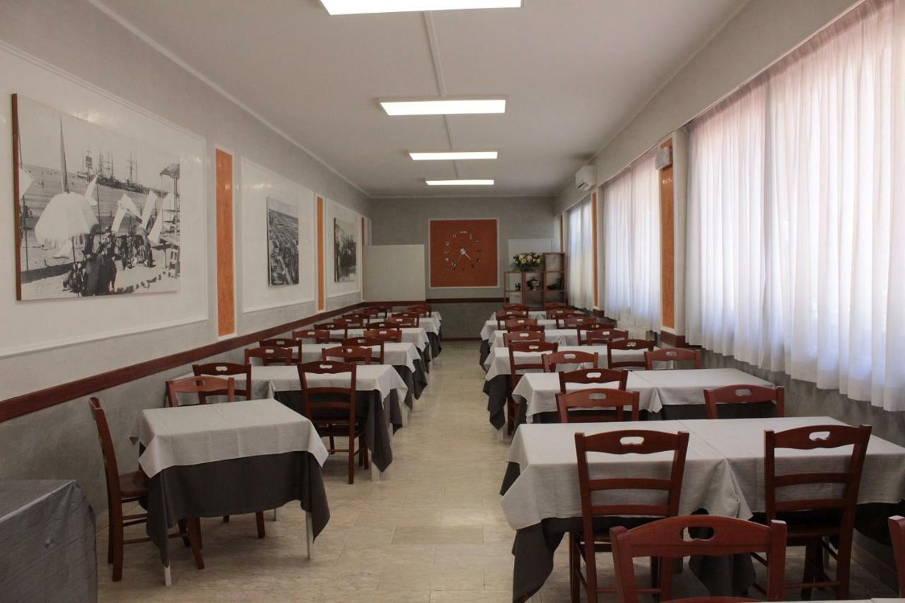 Hotel Derna В'яреджо Екстер'єр фото